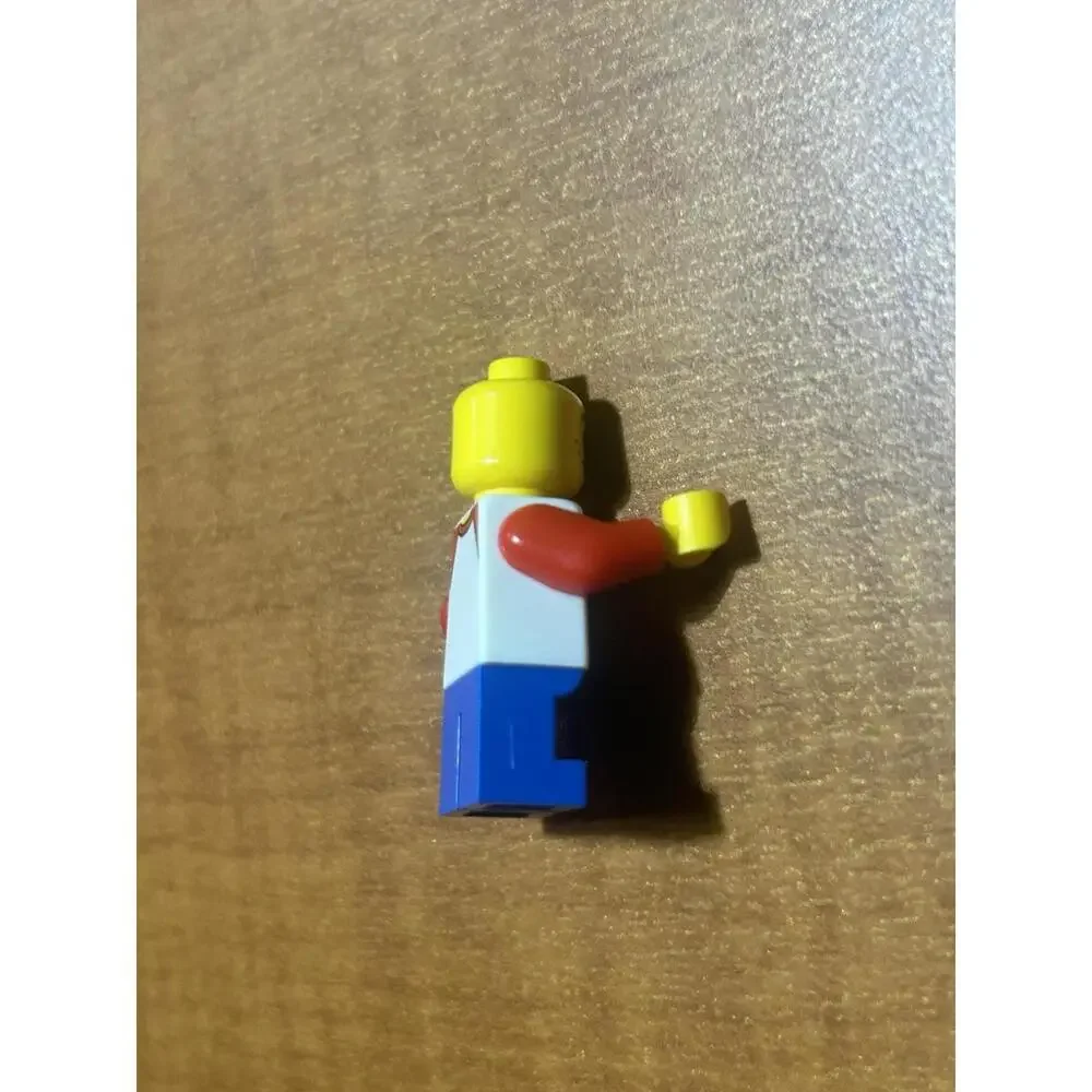 Lego Minifigure Legoland Park Boy (LLP008) 008440 - Picture 3 of 4